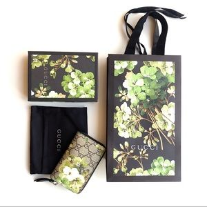 Gucci New Supreme Bloom Zip Card Case Wallet